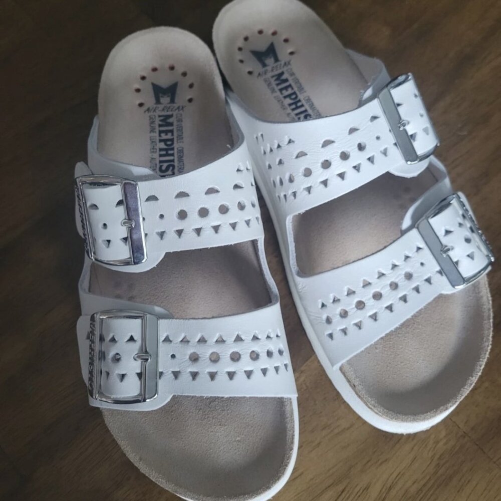 MEPHISTO HESTER PERF, WHITE SIZE 7 WORN Once!